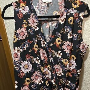 Maurices Black Floral Short Sleeve Tee
